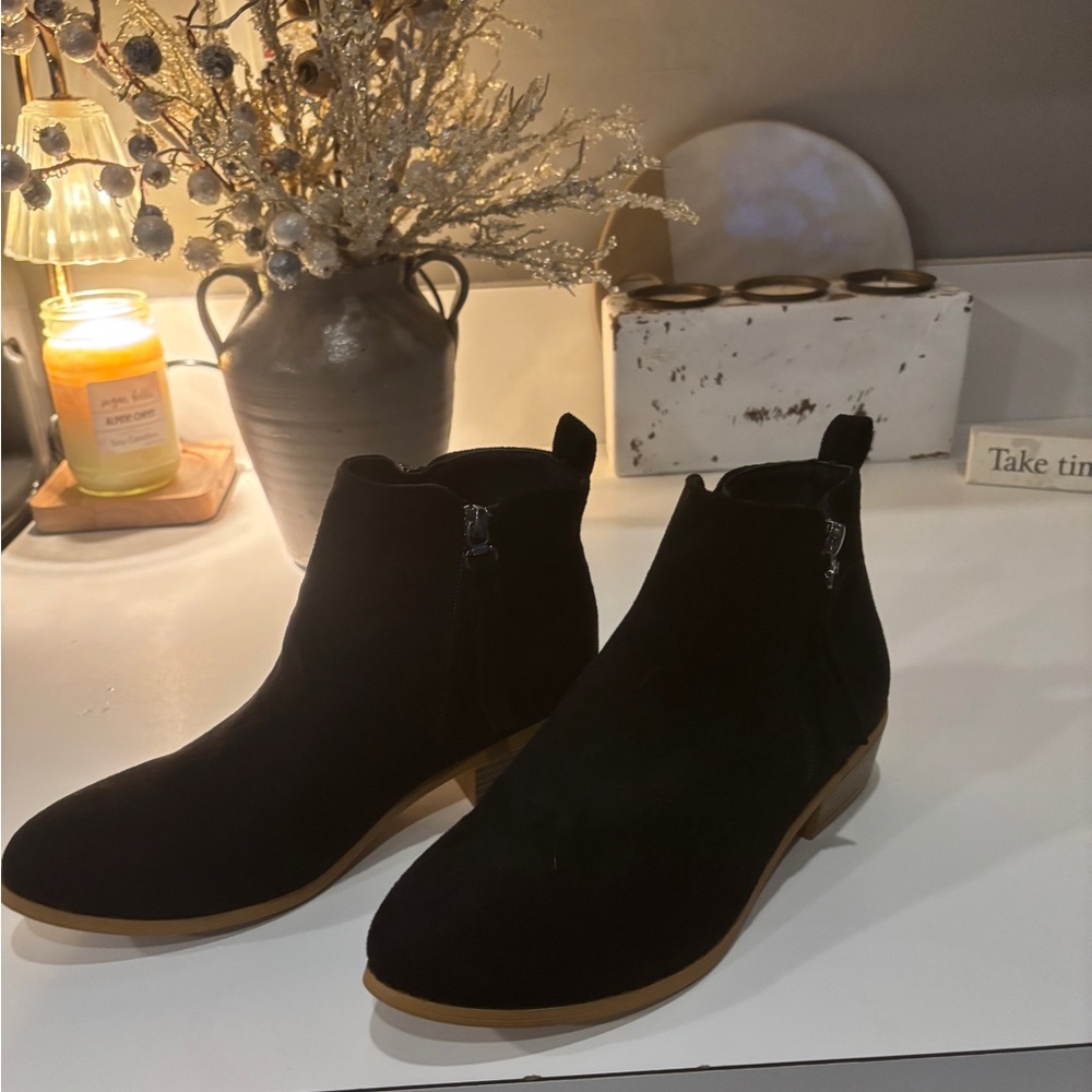 Elegant Black Ankle Boots with Tan Soles